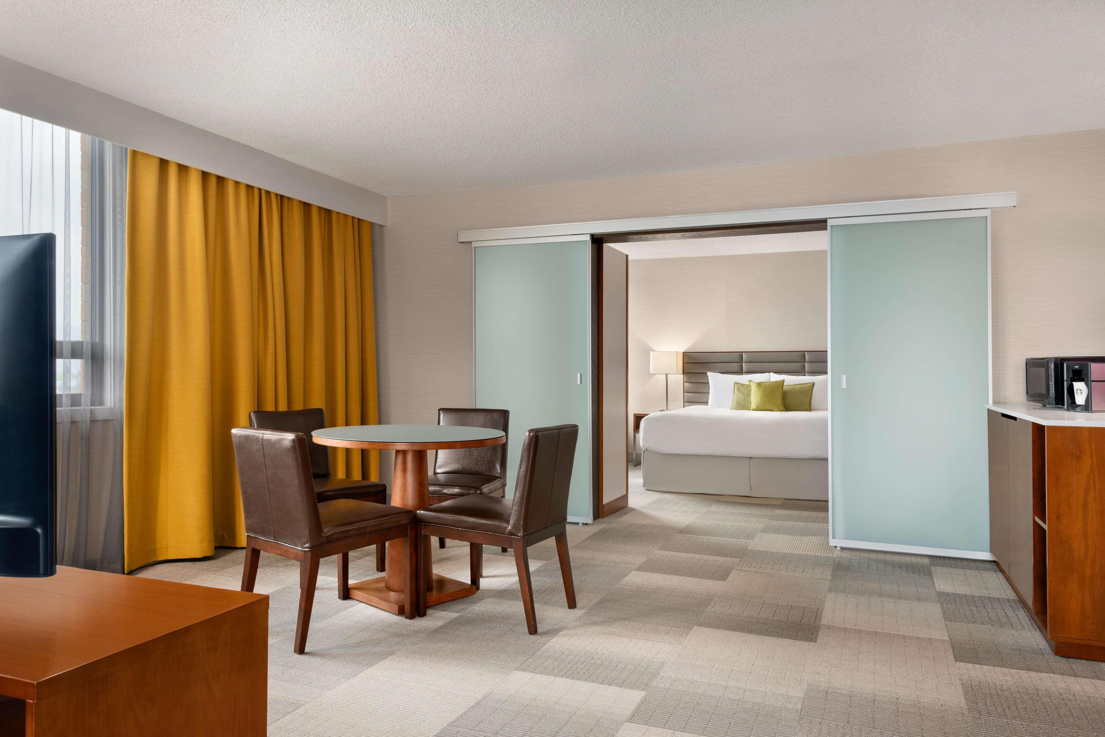 Coast Prince George Hotel By Apa Exteriör bild