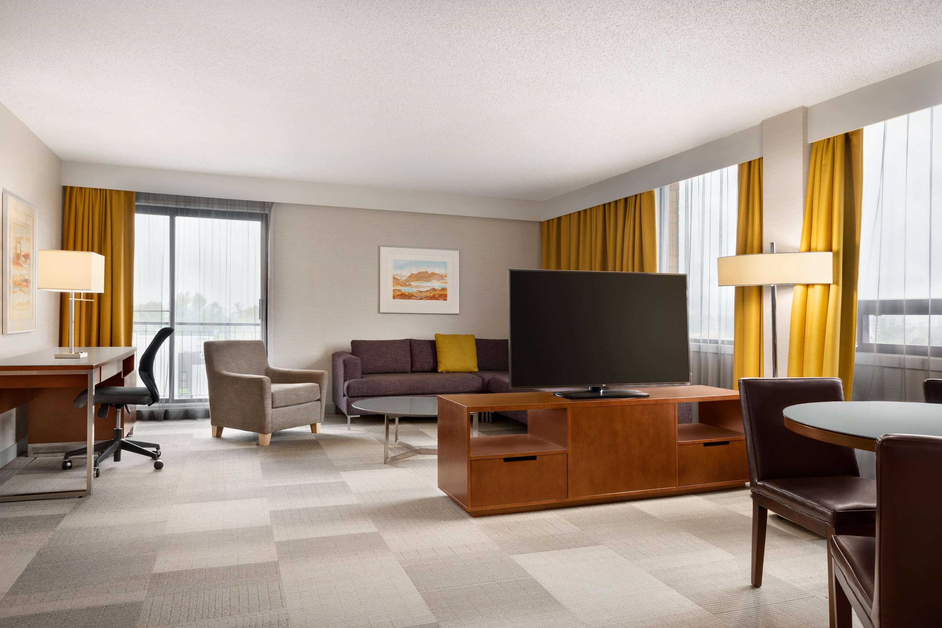 Coast Prince George Hotel By Apa Exteriör bild