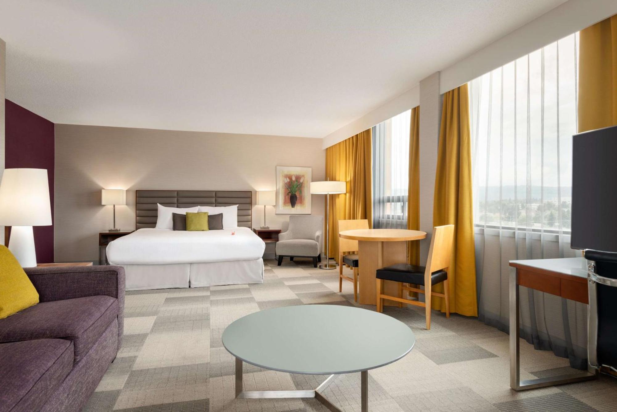 Coast Prince George Hotel By Apa Exteriör bild