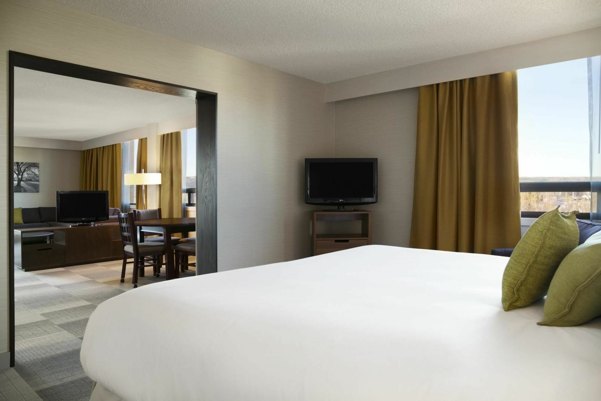 Coast Prince George Hotel By Apa Exteriör bild