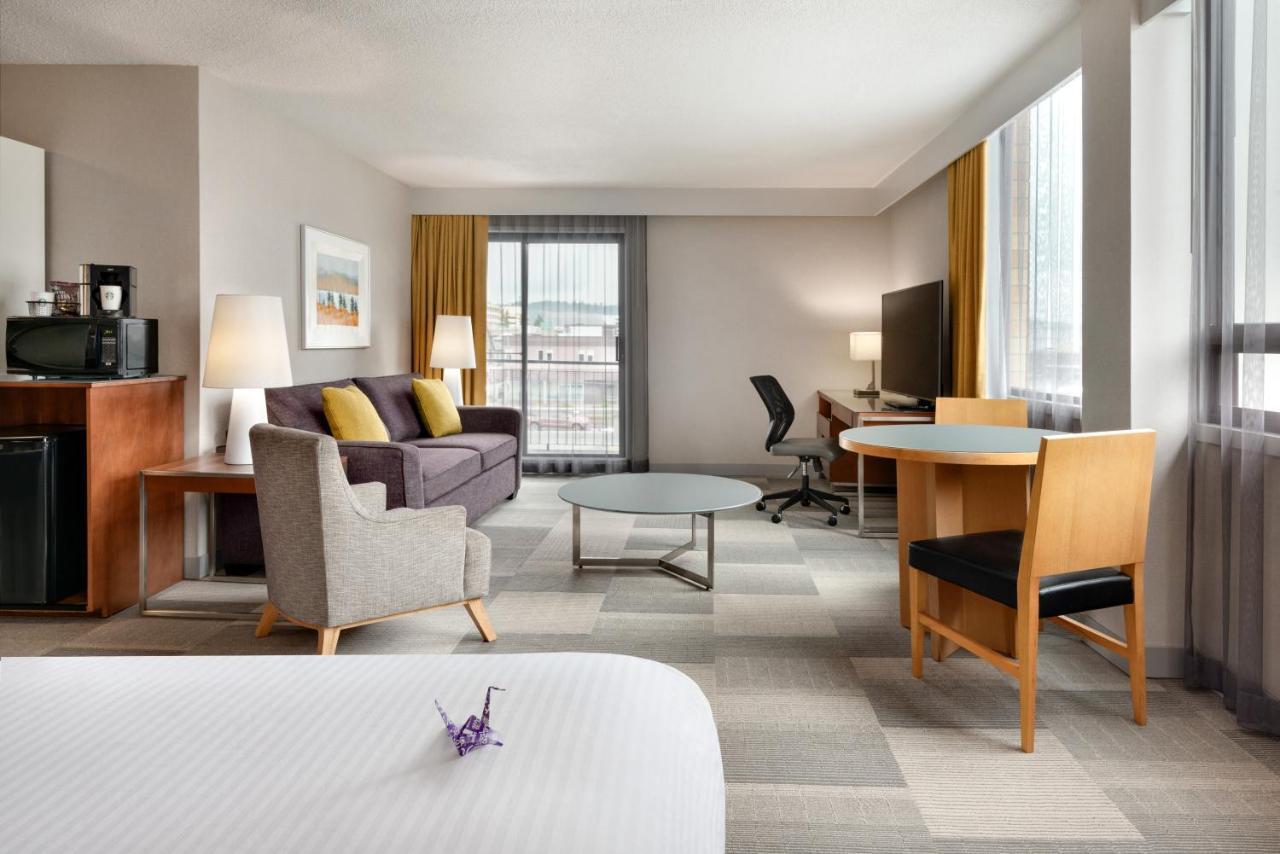 Coast Prince George Hotel By Apa Exteriör bild
